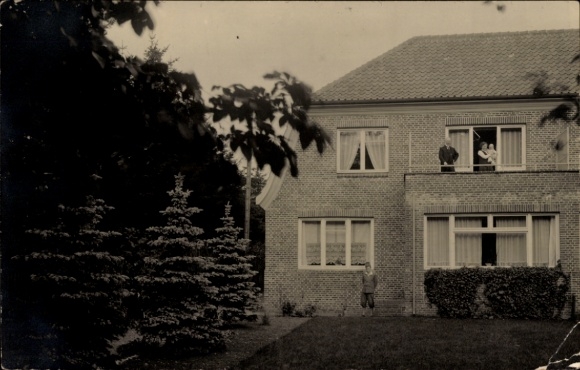 Fotokaart Hamburg Wandsbek Volksdorf, woongebouw Mellenbergweg 47, bewoners, zomer 1930