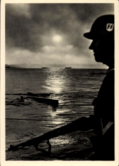 Postcard Waffen-SS, guard on the Dnieper