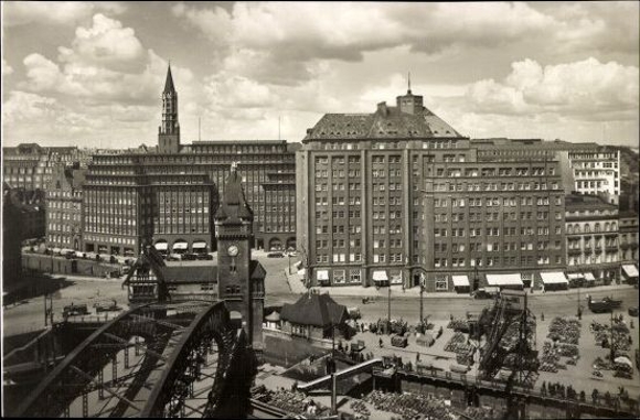 10 old PCs Hamburg, various views, partially painted