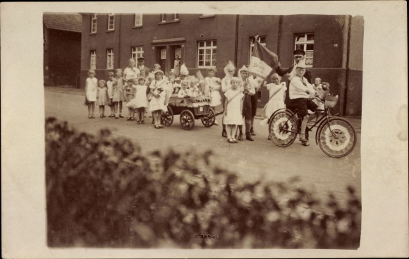 Foto Ak Eslarn? in der Oberpfalz Bayern, Kinder Schützengilde, Brennerstraße