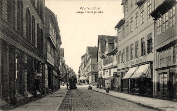 Postcard Wolfenbüttel in Lower Saxony, Lange Herzogstraße, shops, tram
