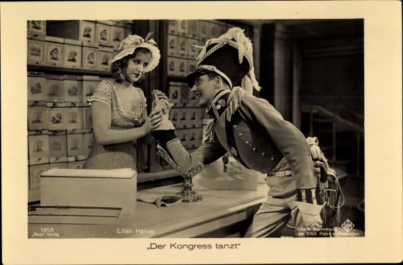 Postcard actress Lilian Harvey, film scene from Der Kongress tanzt, Ross Verlag 131/1