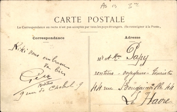 Foto: Observatorium van Parijs XIV, Rue de la Gaité, winkels, tram, mensen, historische boog...