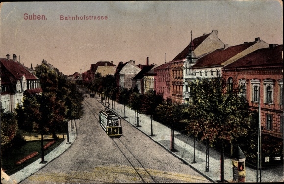 Postcard Guben in Lower Lusatia, Bahnhofstrasse, tram