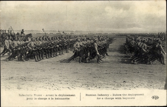 Ak Russland, Russische Infanterie vor dem Einsatz für einen Bajonettangriff
