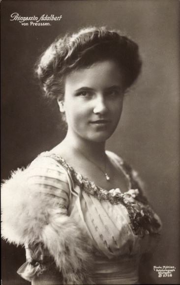 Postcard Princess of Prussia, Princess Adelheid Erna Carolina Marie Elisabeth of Saxe-Meiningen