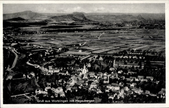 Ak Worblingen in Baden, Fliegeraufnahme, Hegauberge
