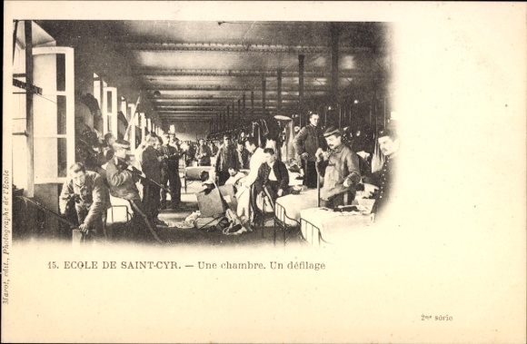 Ak Saint Cyr l'Ecole Yvelines, Schlafraum, Defilage