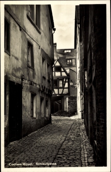 Ak Cochem an der Mosel, Cochem Mosel, Schlaufgasse, enge Gasse,  Gebäude