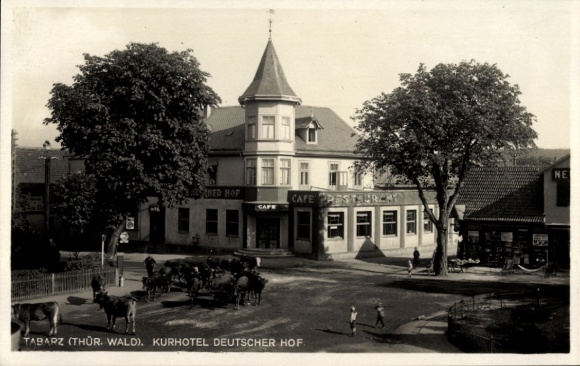 Ak Tabarz im Thüringer Wald, Blick auf das Kurhotel Deutscher Hof, Straßenpartie