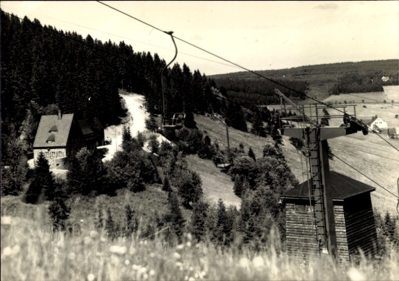 Ak Oberwiesenthal im Erzgebirge, Teilansicht, Sessellift