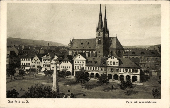 Ak Saalfeld an der Saale Thüringen, Markt mit Johanniskirche, Stadtansicht,  Architektur