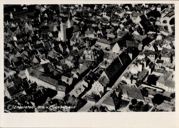 Ak Ingolstadt an der Donau Oberbayern, Luftaufnahme, Stadtansicht,  Gebäude