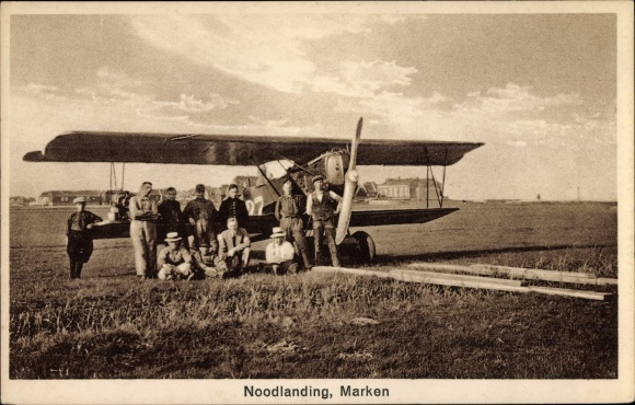 Postcard Marken Nordholland, Noodlanding, emergency landing on a meadow, airplane