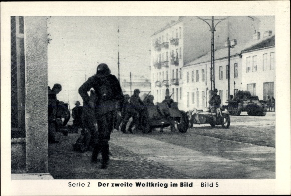 Collection picture The Second World War in the picture, Warsaw, German armored car and anti-tank gun