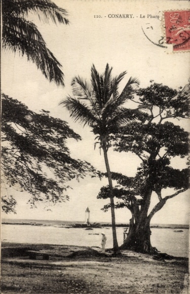 Postcard Konakry Conakry Guinea, Le Phare, distant view of the Light Tower