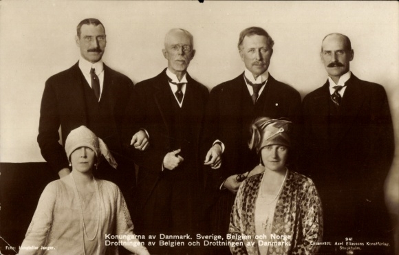 Postcard King Christian X of Denmark, Princess Astrid, Leopold, nobility, Norway, Belgium, Sweden