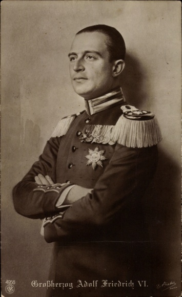Ak Großherzog Adolf Friedrich VI. von Mecklenburg Strelitz, Portrait in Uniform, Orden