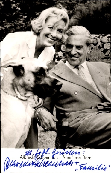 Ak Schauspieler Albrecht Schoenhals, Schauspielerin Anneliese Born, Dogge, Portrait, Autogramm A. S.