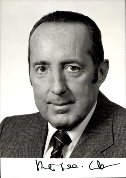 Postcard journalist Peter Scholl-Latour, portrait, autograph
