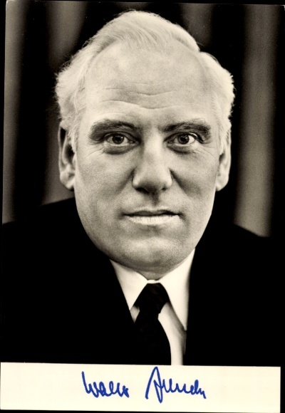 Postcard politician Walter Arendt, Federal Minister of Labour and Social Affairs, portrait, autograph
