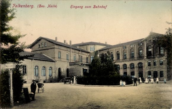 Postcard Falkenberg an der Elster, entrance to the train station