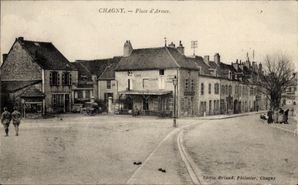 Ak Chagny Saône et Loire,  Place d'Armes, Gebäude, Straßenansicht, LAFE