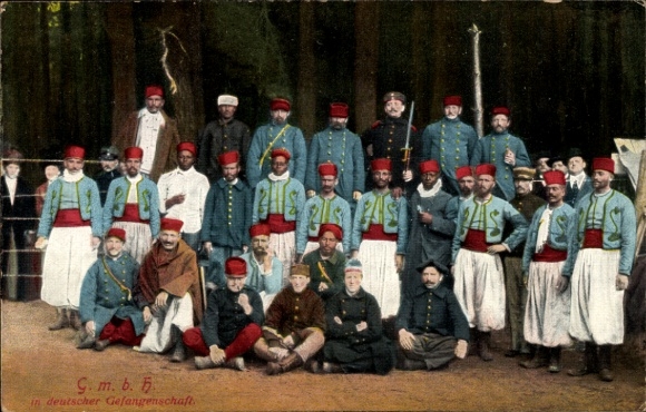 Postcard GmbH in German captivity, soldiers, group photo