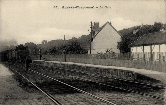 PC Chaponval Auvers sur Oise Val d'Oise, train station