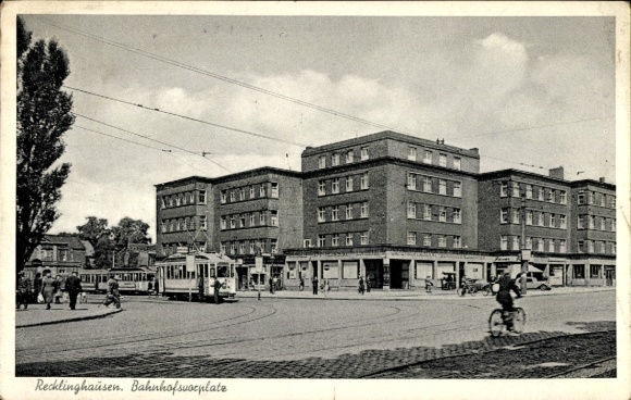 Ak Recklinghausen im Ruhrgebiet,  Bahnhof, Tram, Fahrradfahrer, Gebäude
