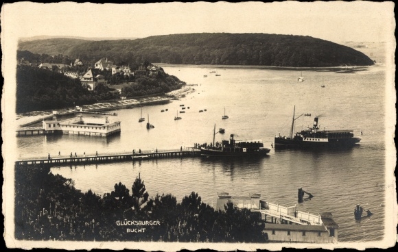 Photo Postcard Glücksburg on the Baltic Sea, bay, steamer