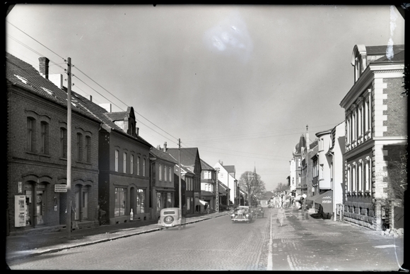 7 glass negatives Sprockhövel in the Ruhr area, church, general view, street