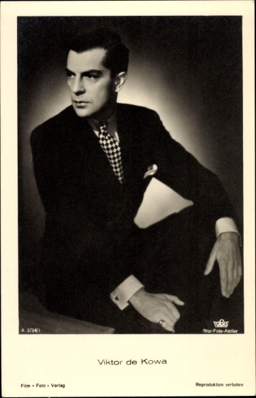 Ak Schauspieler Viktor de Kowa, Portrait im Anzug