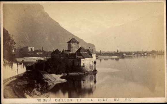 CdV Chillon Lake Geneva Kt. Waadt Schweiz, Chateau and Dent du Midi