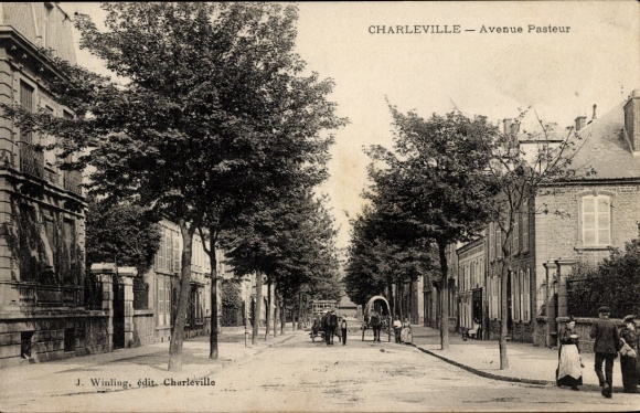Ak Charleville Mézières Ardennes, Avenue Pasteur, Bäume, Straßenansicht, Pferdewagen