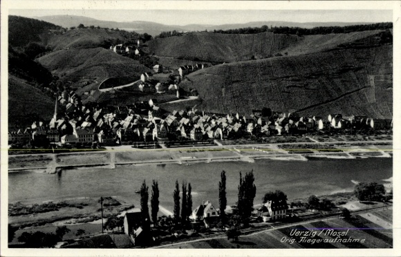 Ak Uerzig Ürzig an der Mosel, Fliegeraufnahme