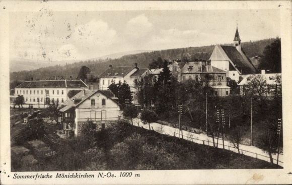Ak Mönichkirchen in Niederösterreich, Sommerfrische  Gebäude, Straße, Bäume, Kirche
