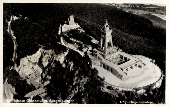 Ak Steinthaleben Kyffhäuserland in Thüringen, Kyffhäuser-Denkmal, Fliegeraufnahme