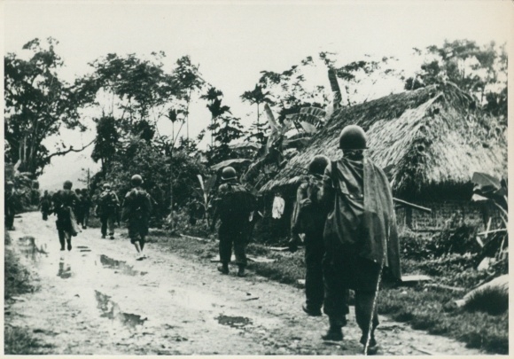 Photo Vietnam, Vietnam War, French retreat