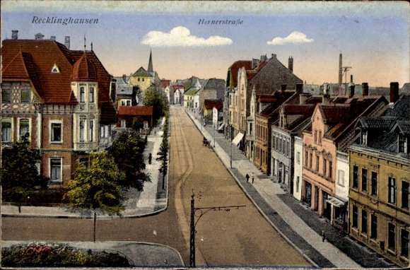 Ak Recklinghausen im Ruhrgebiet, Vorderansicht der Hernerstraße,  Gebäude, Straßenansicht