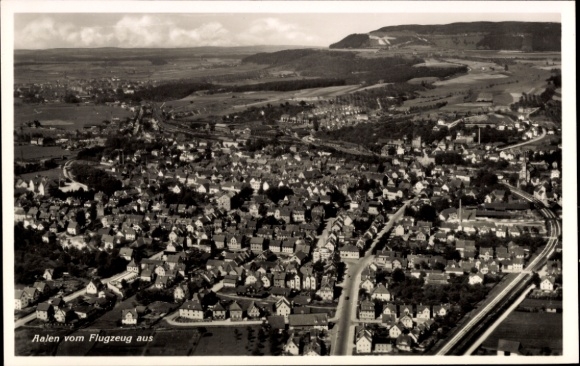 Postcard Aalen in the Ostalbkreis Württemberg, aerial view of many houses, landscape in the background
