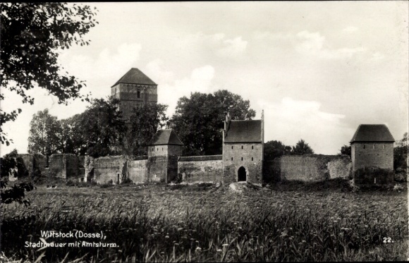 Postcard Wittstock Dosse in the Prignitz, city wall with Amtsturm, photographic view