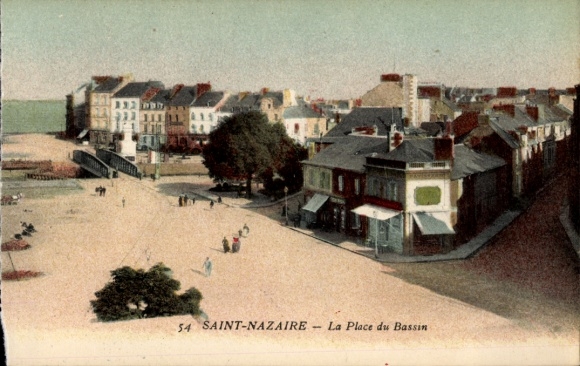 CPA Saint-Nazaire Loire Atlantique, La Place du Bassin