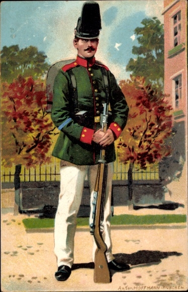Künstler Ak Hoffmann, Anton, Soldat mit Gewehr, Uniform