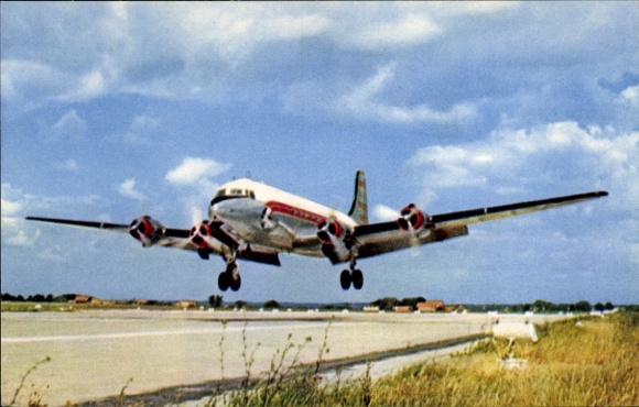 Postcard Quadrimoteur Douglas DC 4, Cie Air Algérie, passenger aircraft, landing