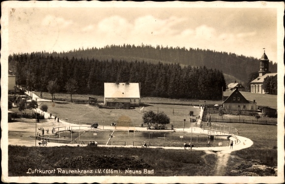 Ak Rautenkranz in Vogtland, New Bath, buitenzwembad, zwembad, kerk