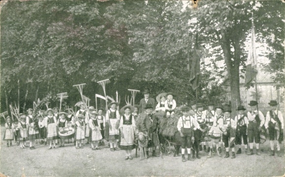 Postcard Biberach an der Riß in Upper Swabia, Schützenfest, group from the parade, Bergerhausen