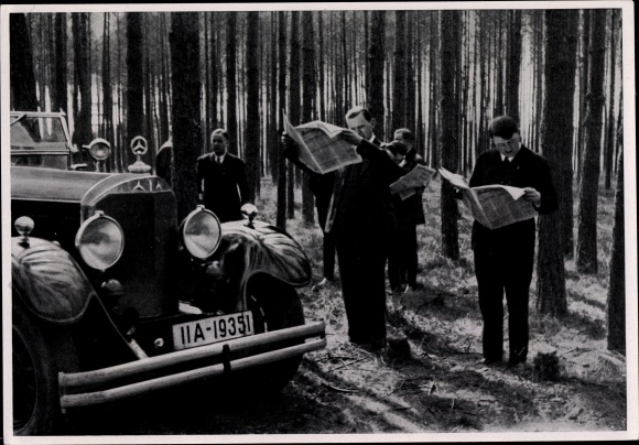 Collective picture Adolf Hitler reads the newspaper, rest in the forest, Mercedes