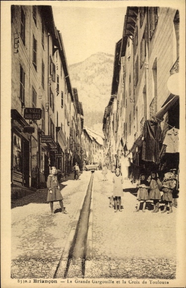 Postcard Briançon Briancon Hautes-Alpes, narrow street, buildings, people, mountain scenery, old architect