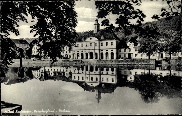 Postcard Bad Karlshafen on the Weser, town hall, reflection in the water, trees in the foreground